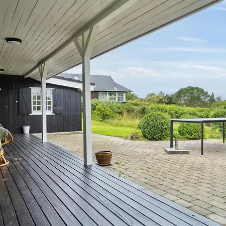 Semesterbostad Lazorka - 200m From The Sea By Interhome